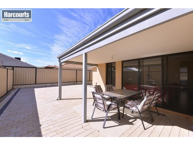 14 STANBROKE TURN, Carramar WA 6031