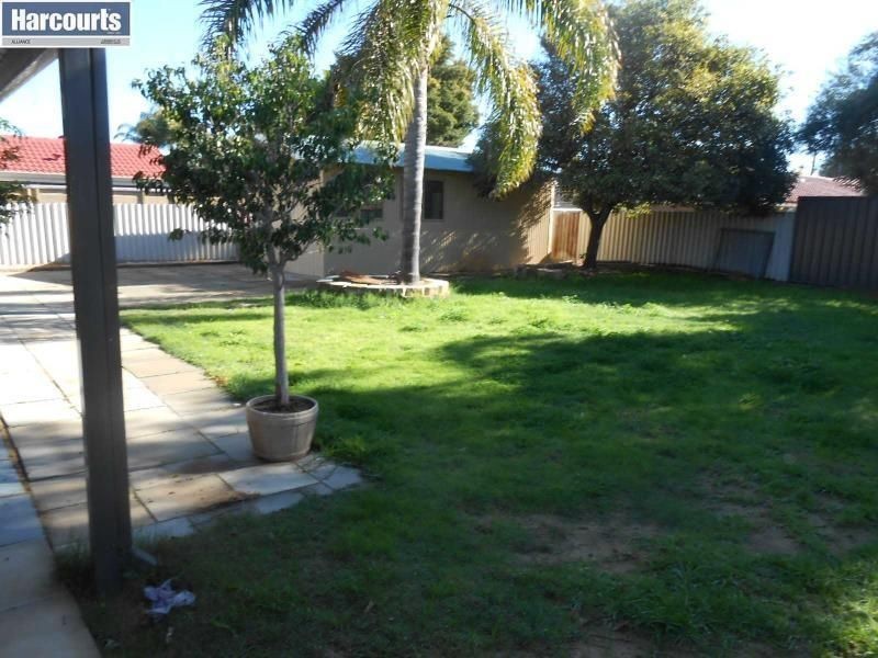 37 WARRUGA WAY, Wanneroo WA 6065