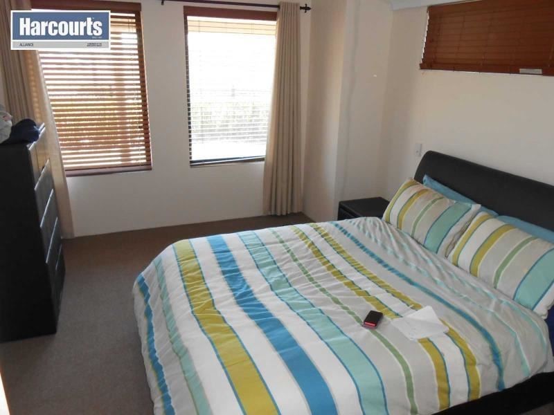 2 Lower Keys Drive, Clarkson WA 6030