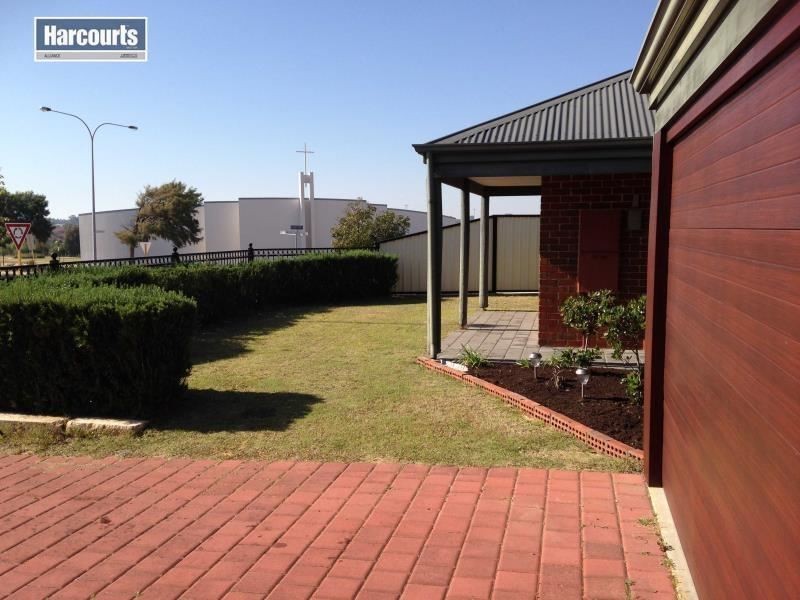 2 Lower Keys Drive, Clarkson WA 6030