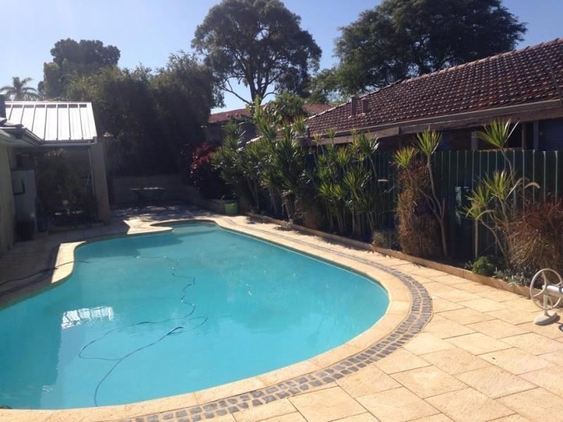 2 ARGYLL PLACE, Duncraig WA 6023