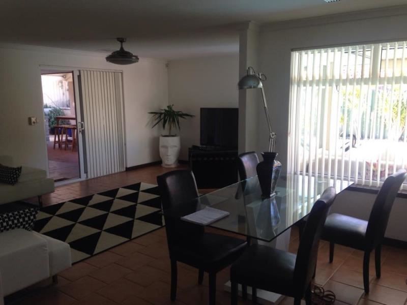 2 ARGYLL PLACE, Duncraig WA 6023