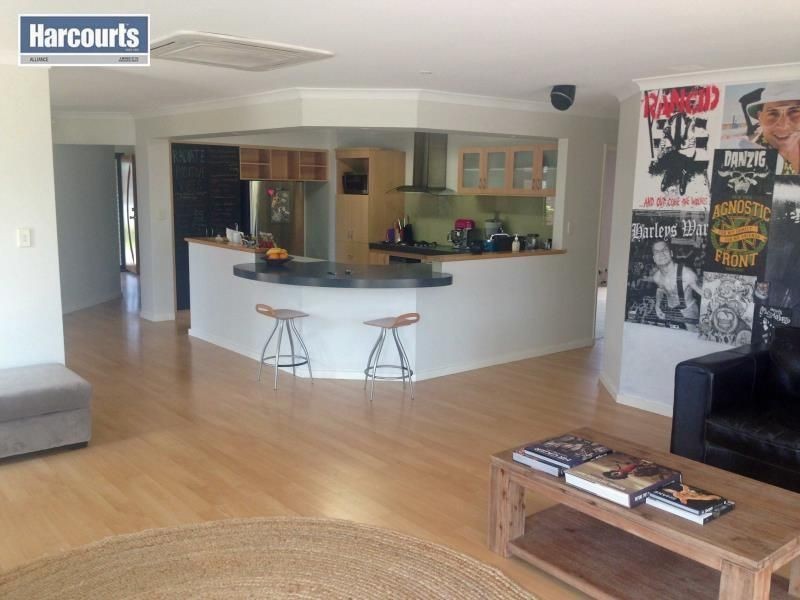 86 WILLESPIE DRIVE, Pearsall WA 6065