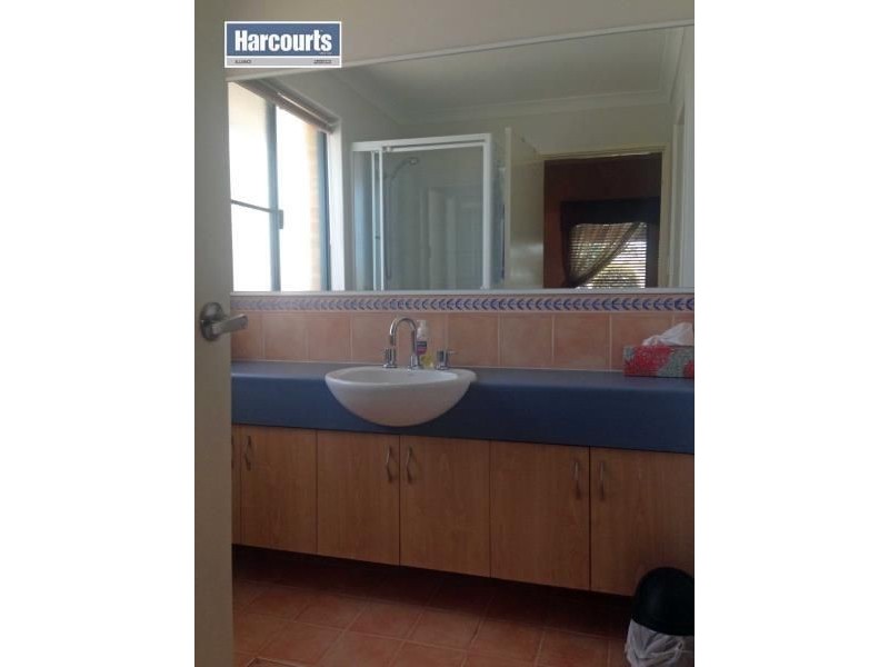 86 WILLESPIE DRIVE, Pearsall WA 6065