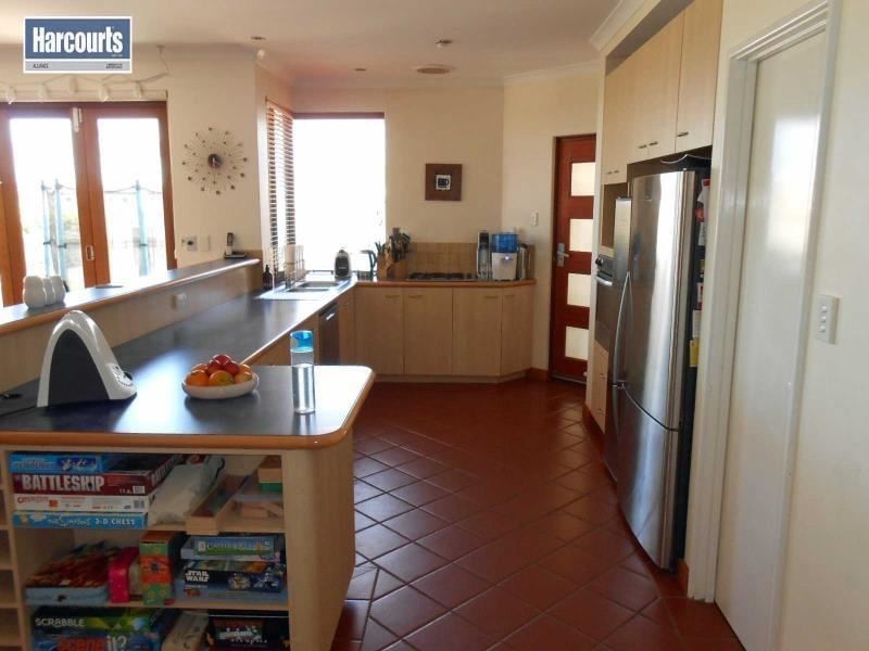 19 AVONDALE COURT, Mindarie WA 6030