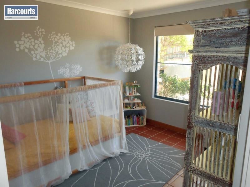 19 AVONDALE COURT, Mindarie WA 6030