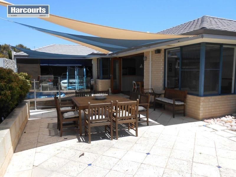 19 AVONDALE COURT, Mindarie WA 6030