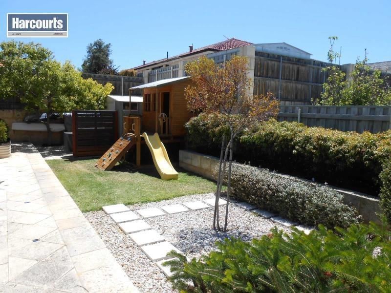 19 AVONDALE COURT, Mindarie WA 6030