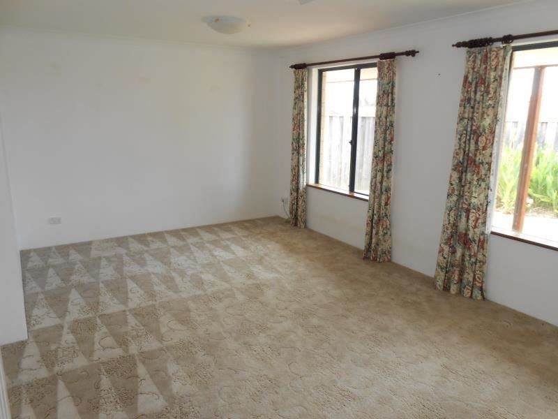 8 KIMBE COURT, Mindarie WA 6030