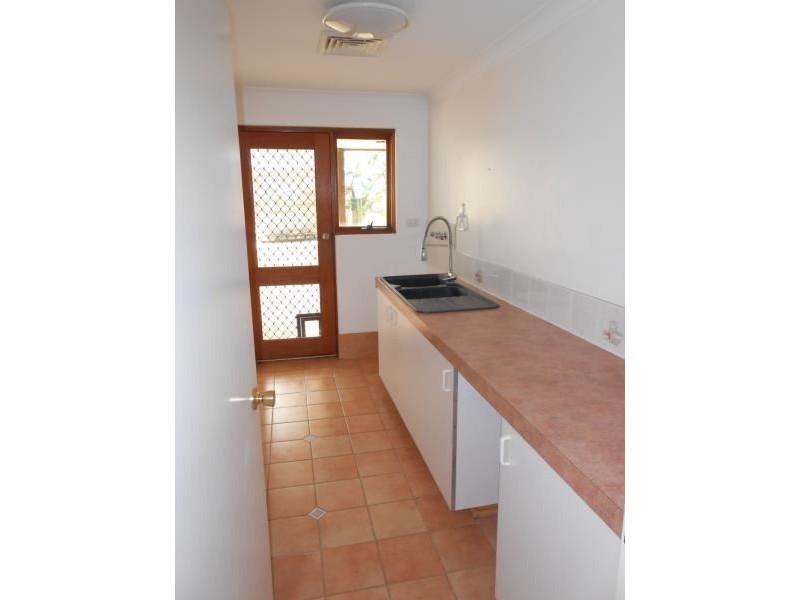 8 KIMBE COURT, Mindarie WA 6030