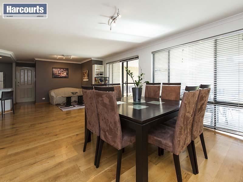 31 Tableland Way, Carramar WA 6031