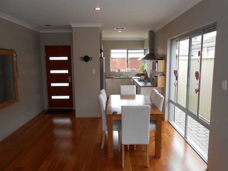 39 Nashville Loop, Currambine WA 6028