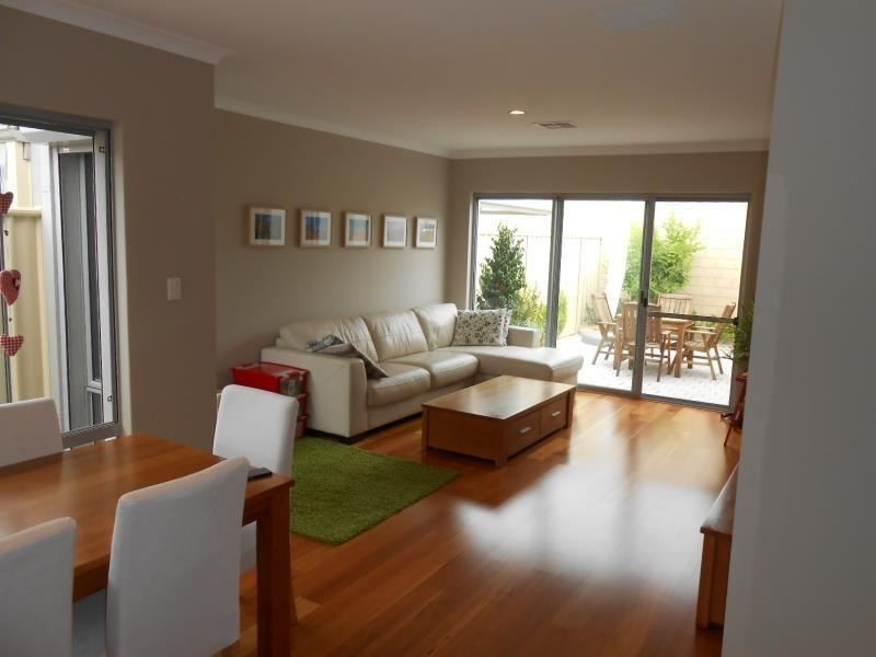 39 Nashville Loop, Currambine WA 6028