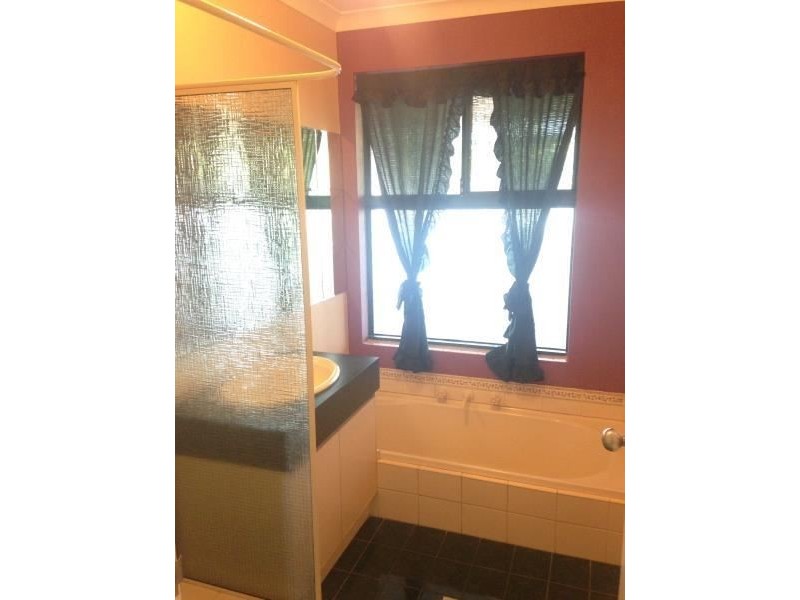 60 Viridian Drive, Banksia Grove WA 6031