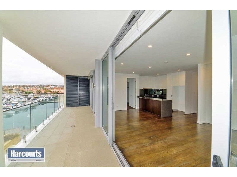 24/1 BRISTOL LANE, Mindarie WA 6030