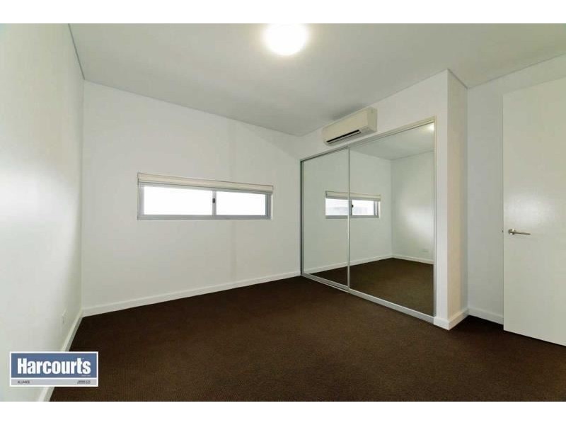 24/1 BRISTOL LANE, Mindarie WA 6030