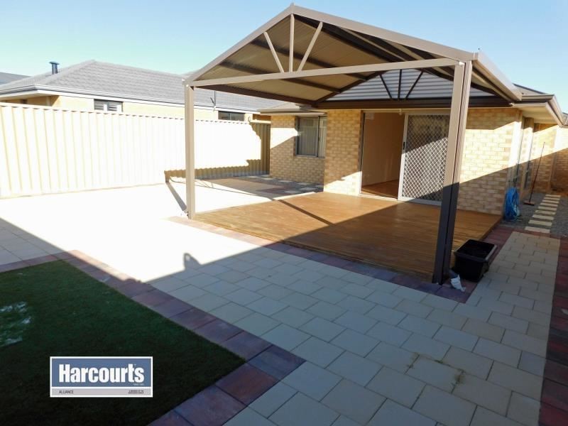 11 MANSFIELD AVENUE, Butler WA 6036