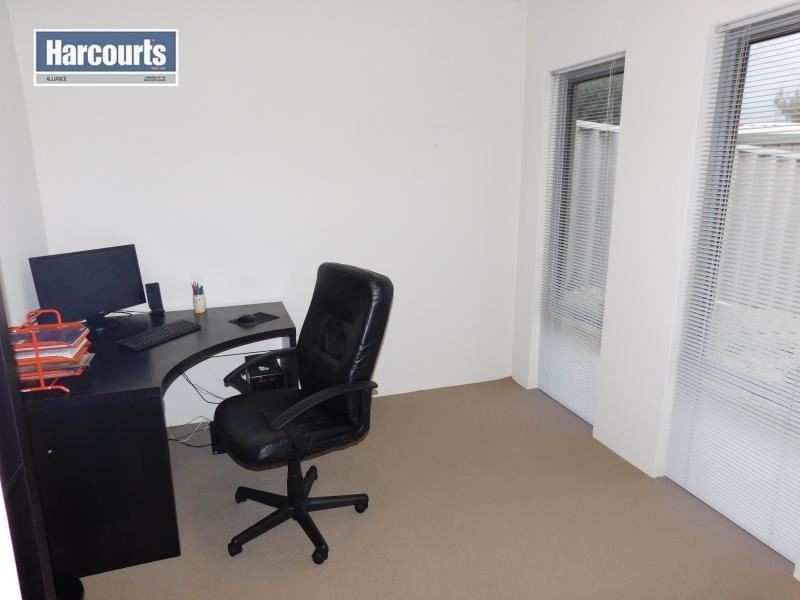 54 Selkirk Drive, Kinross WA 6028