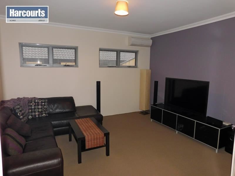 54 Selkirk Drive, Kinross WA 6028