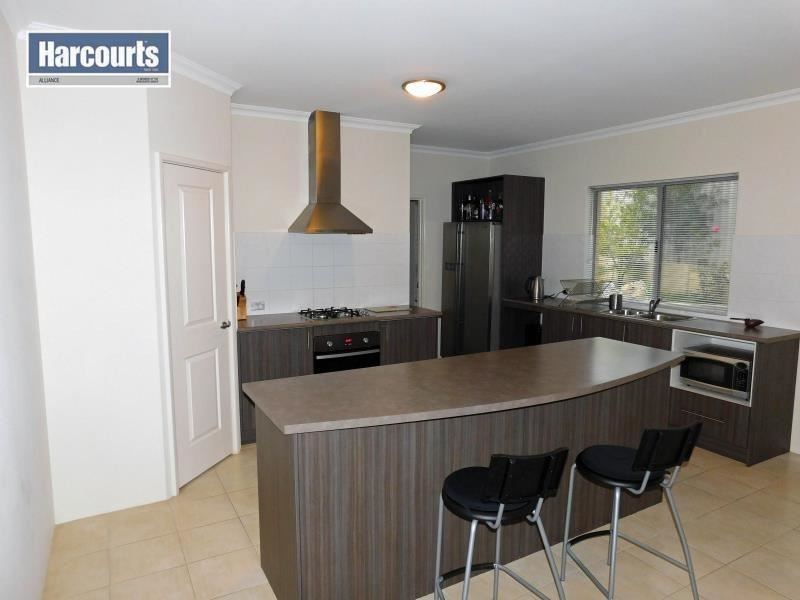 54 Selkirk Drive, Kinross WA 6028