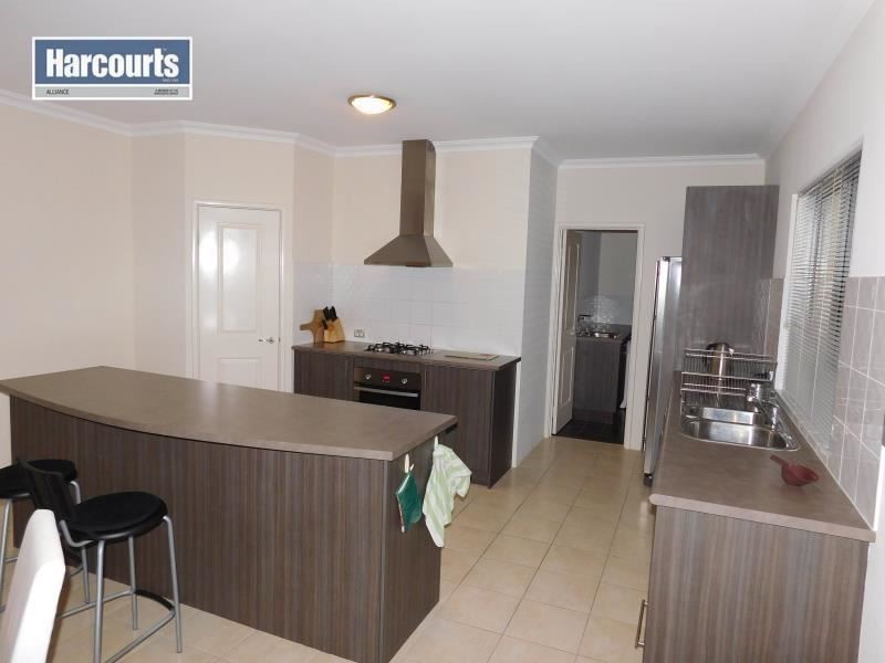 54 Selkirk Drive, Kinross WA 6028