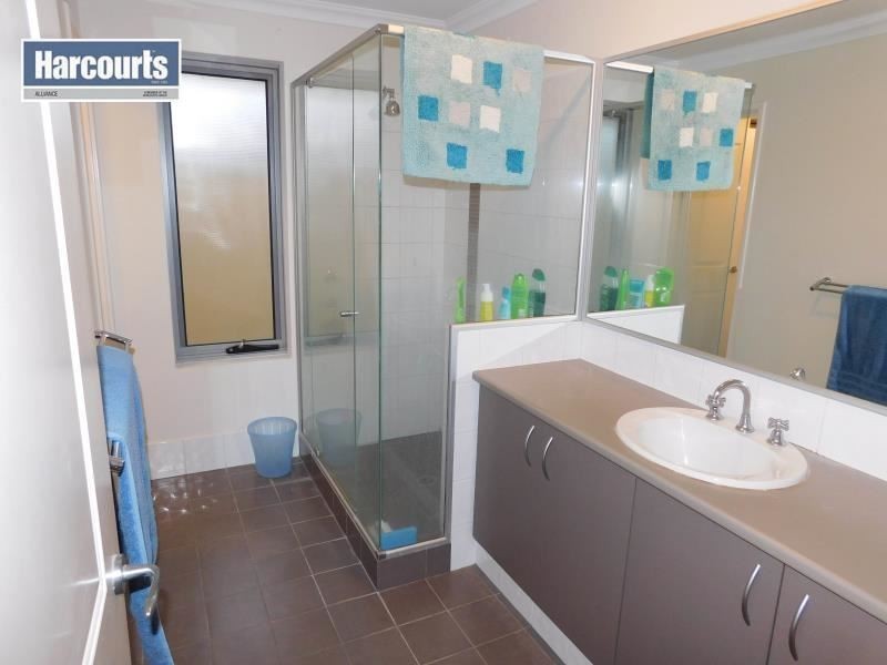 54 Selkirk Drive, Kinross WA 6028