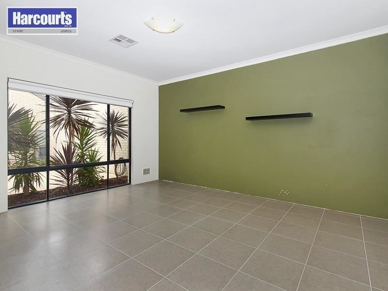 87 KAHANA PATHWAY, Butler WA 6036