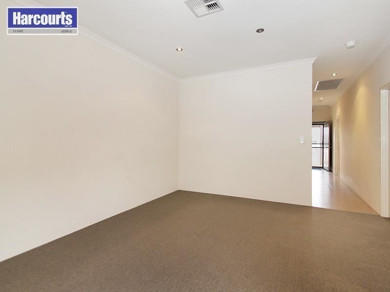 87 KAHANA PATHWAY, Butler WA 6036