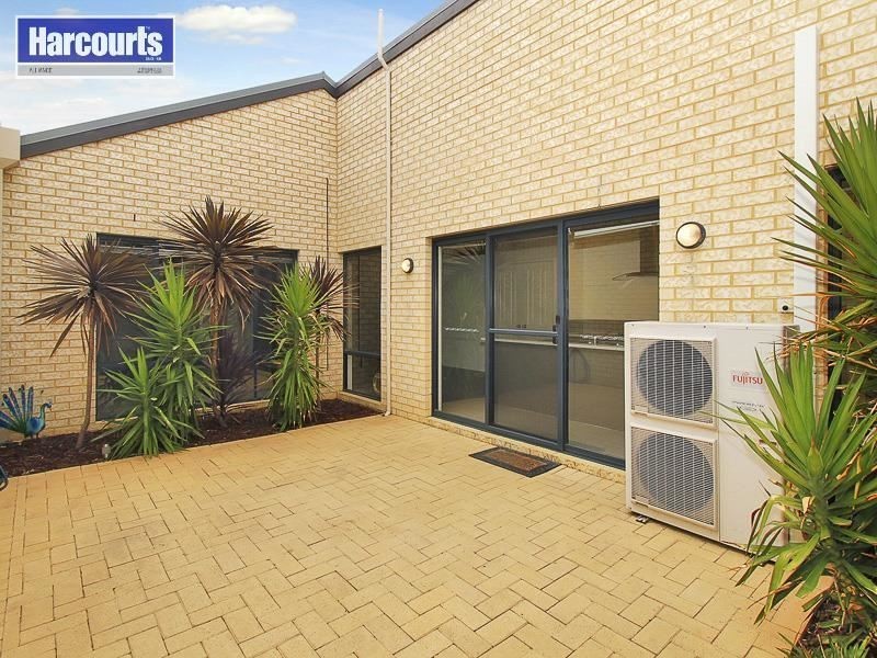 87 KAHANA PATHWAY, Butler WA 6036