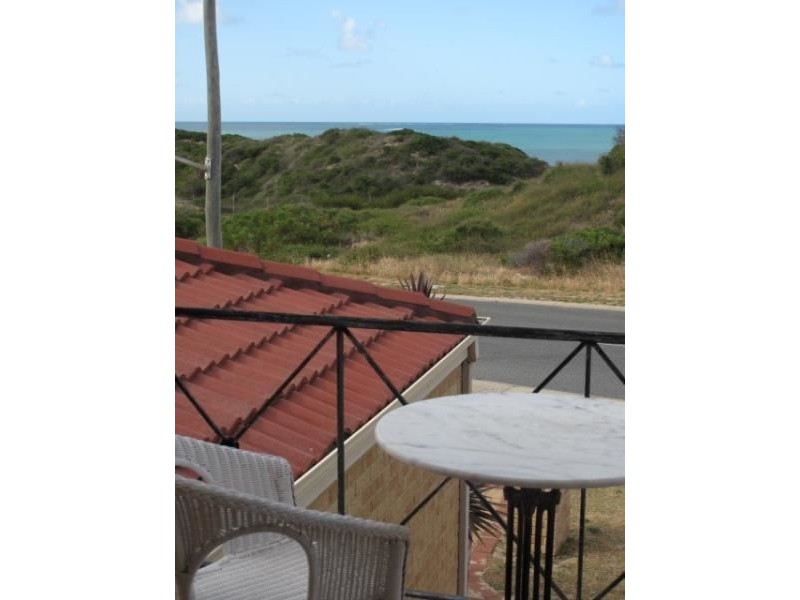 60 BRAZIER ROAD, Yanchep WA 6035