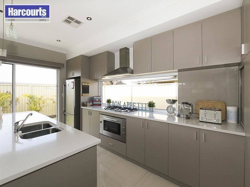 20 MATTINGLEYS APPROACH, Burns Beach WA 6028