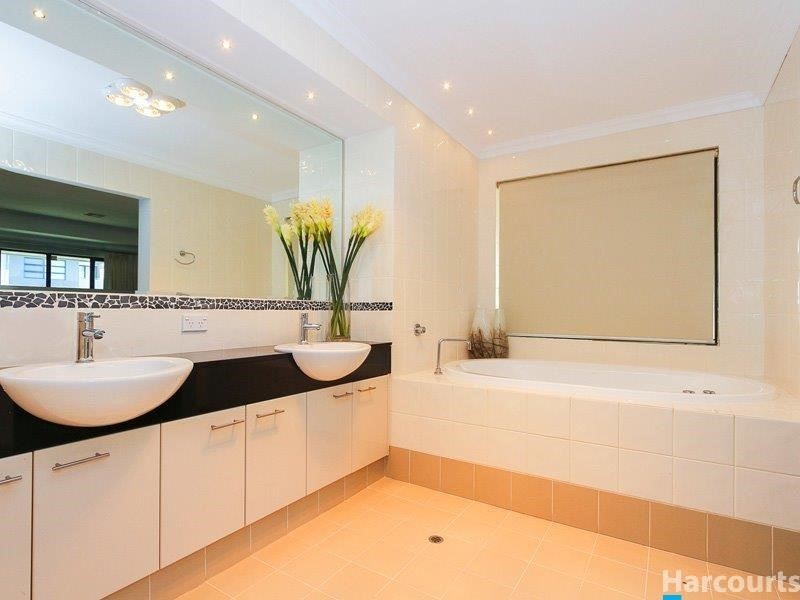 13 TYRINGA CRESCENT, Burns Beach WA 6028