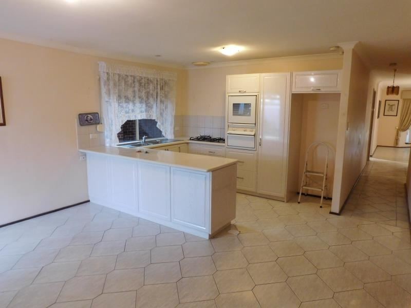 2A ELAND PLACE, Marangaroo WA 6064