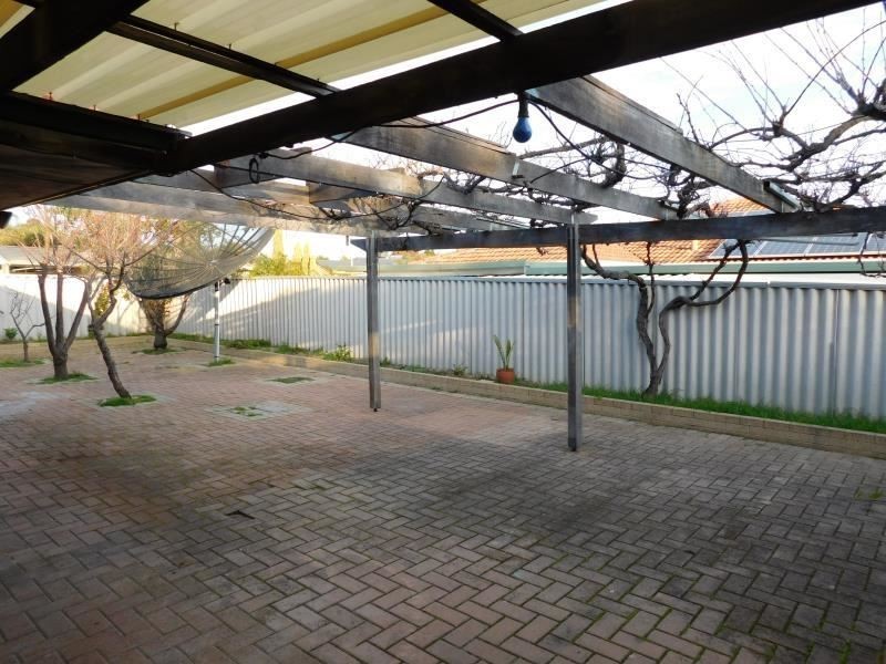 2A ELAND PLACE, Marangaroo WA 6064