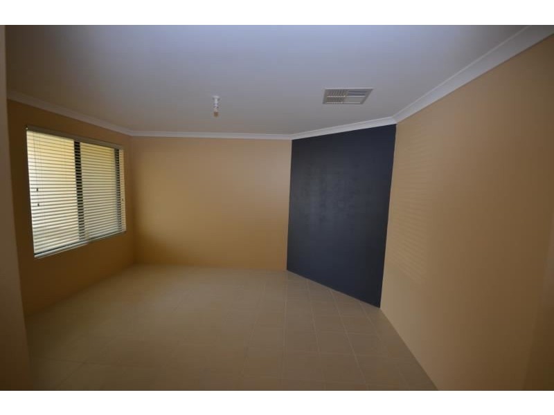 12 OLIGANTHA ELBOW, Banksia Grove WA 6031