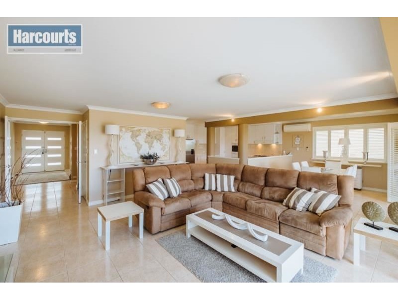 9 Inwood Place, Currambine WA 6028