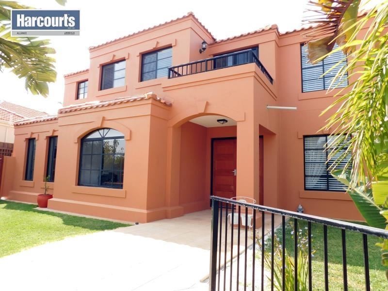 19 SAVONA GROVE, Mindarie WA 6030