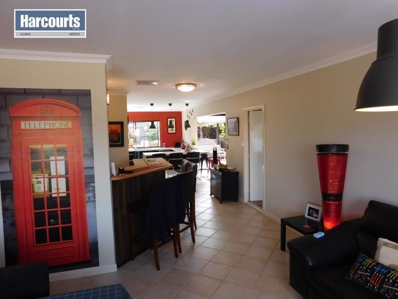 19 SAVONA GROVE, Mindarie WA 6030