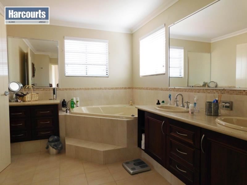 19 SAVONA GROVE, Mindarie WA 6030