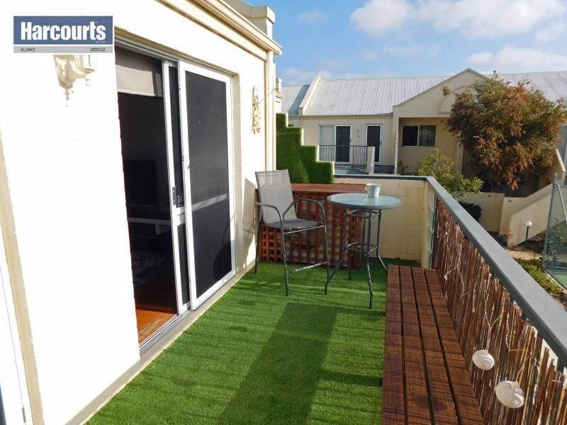 19/6 WATERWAY COURT, Churchlands WA 6018