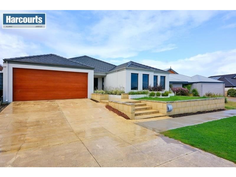 26 LANDBEACH BOULEVARD, Butler WA 6036