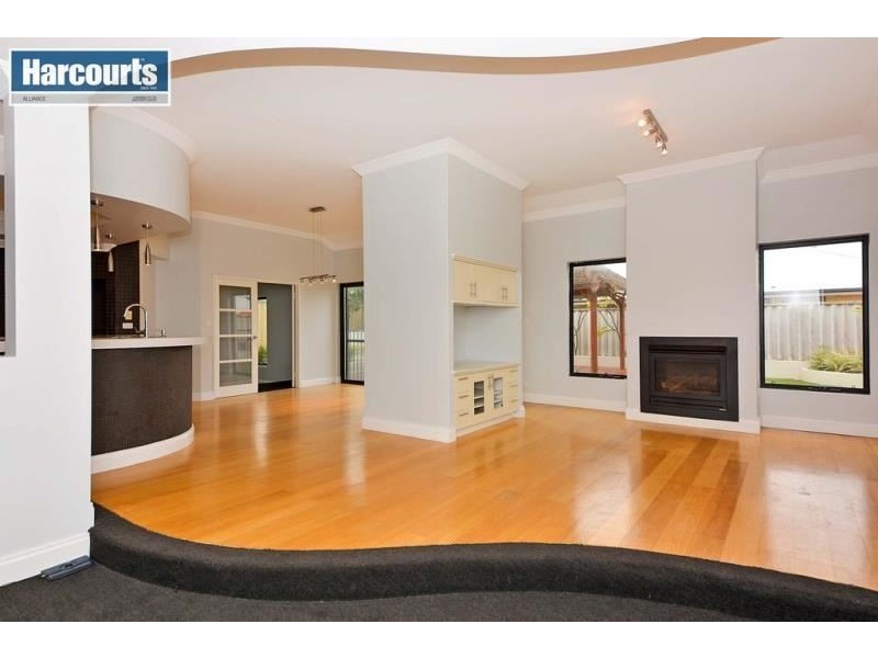 26 LANDBEACH BOULEVARD, Butler WA 6036
