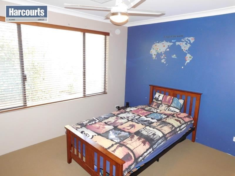 28 Seaspray Crescent, Jindalee WA 6036