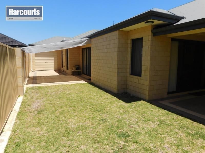 28 Seaspray Crescent, Jindalee WA 6036
