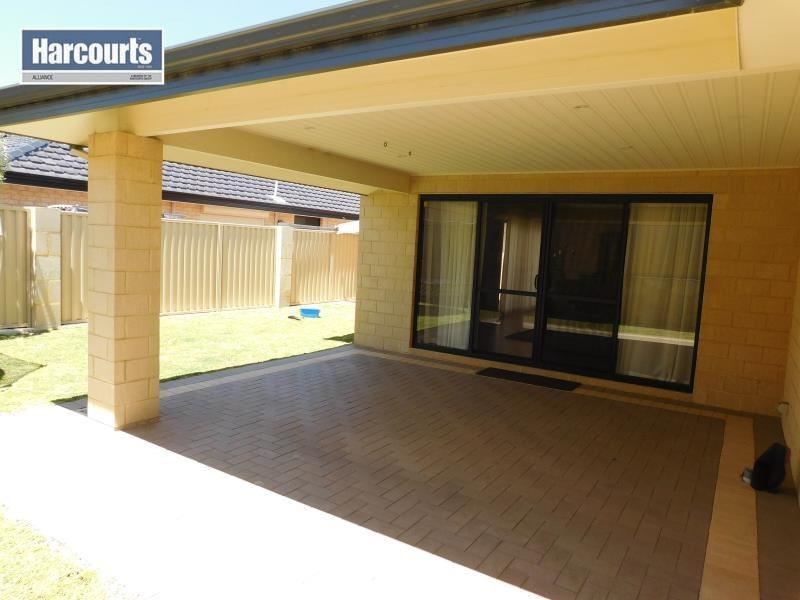 28 Seaspray Crescent, Jindalee WA 6036