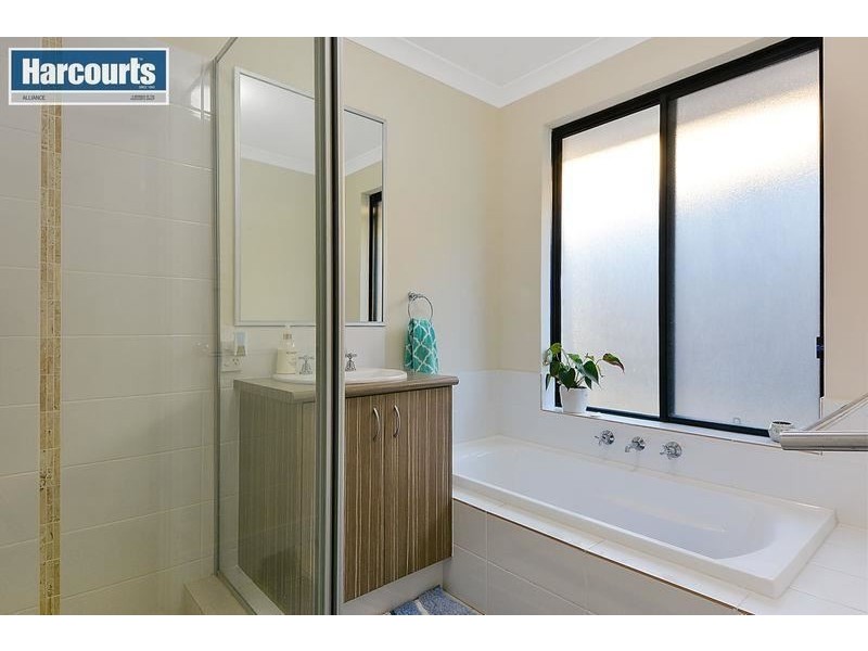 15 NEWBURY WAY, Alkimos WA 6038