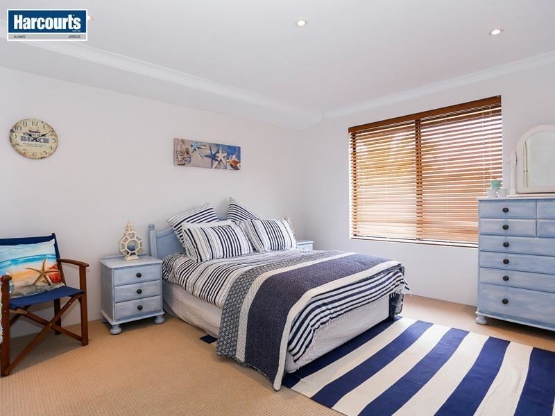 12 Kin Bay Entrance, Mindarie WA 6030