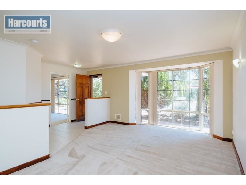 8 LOWANA COURT, Currambine WA 6028