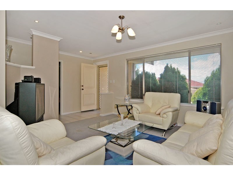 7 Nairana Place, Currambine WA 6028