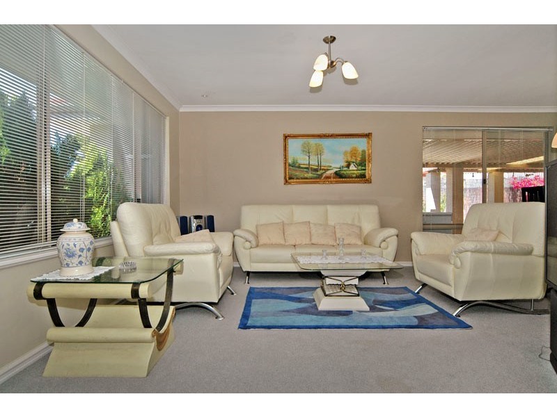 7 Nairana Place, Currambine WA 6028